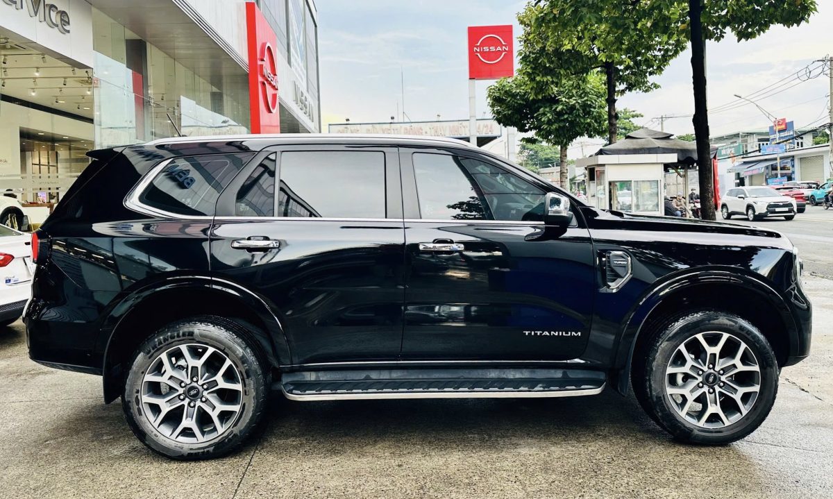 Ford Everest Titanium 4x2 2022 | Màu Đen Lướt 28.000 KM