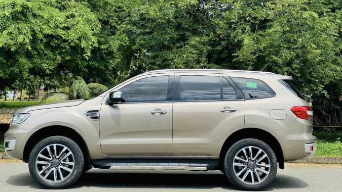 Ford Everest Titanium 4x2 2019 GHI VÀNG 64.000 KM