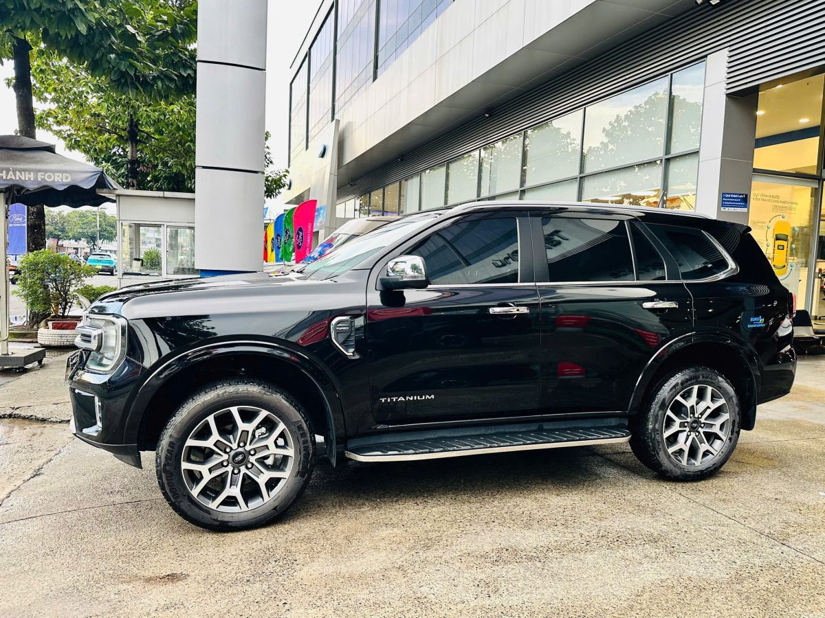 Ford Everest Titanium 4x2 2022 | Màu Đen Lướt 28.000 KM - Ảnh 3