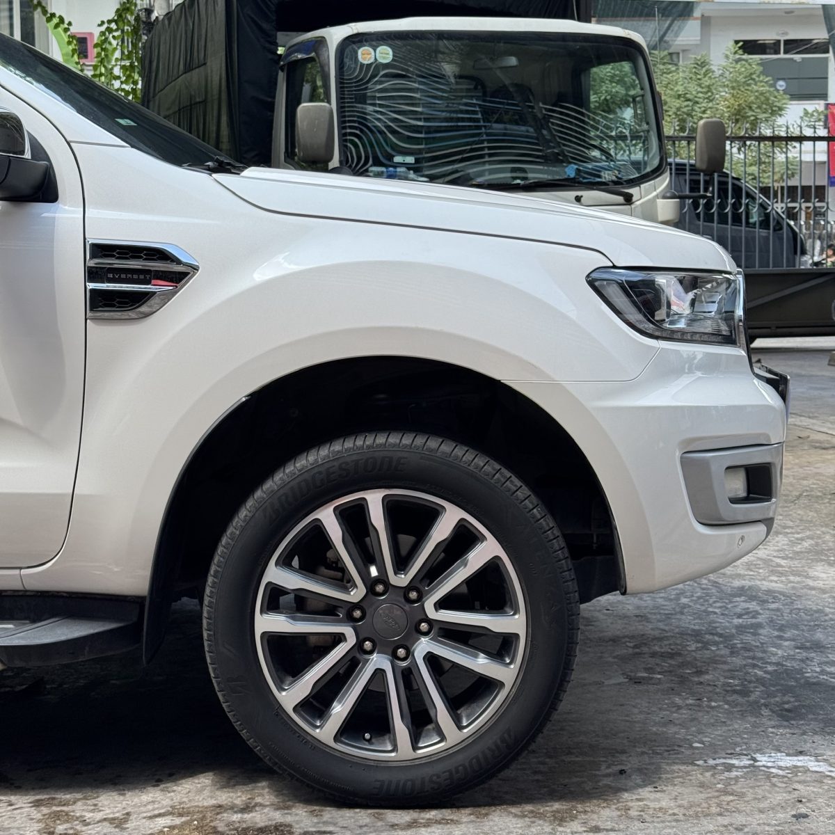 Ford Everest Titanium 4x2 2021 | Màu Trắng - Ảnh 4