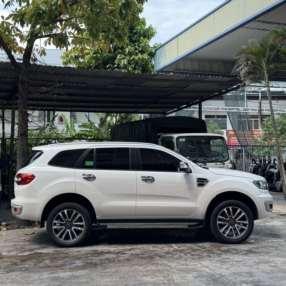Ford Everest Titanium 4x2 2021 | Màu Trắng - Ảnh 3