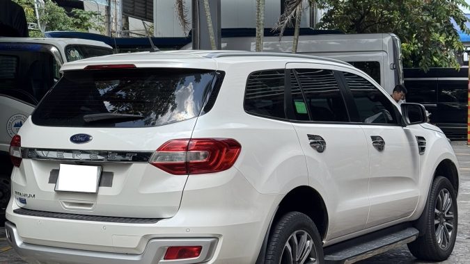 Alternative view of Ford Everest Titanium 4x2 2021 | Màu Trắng