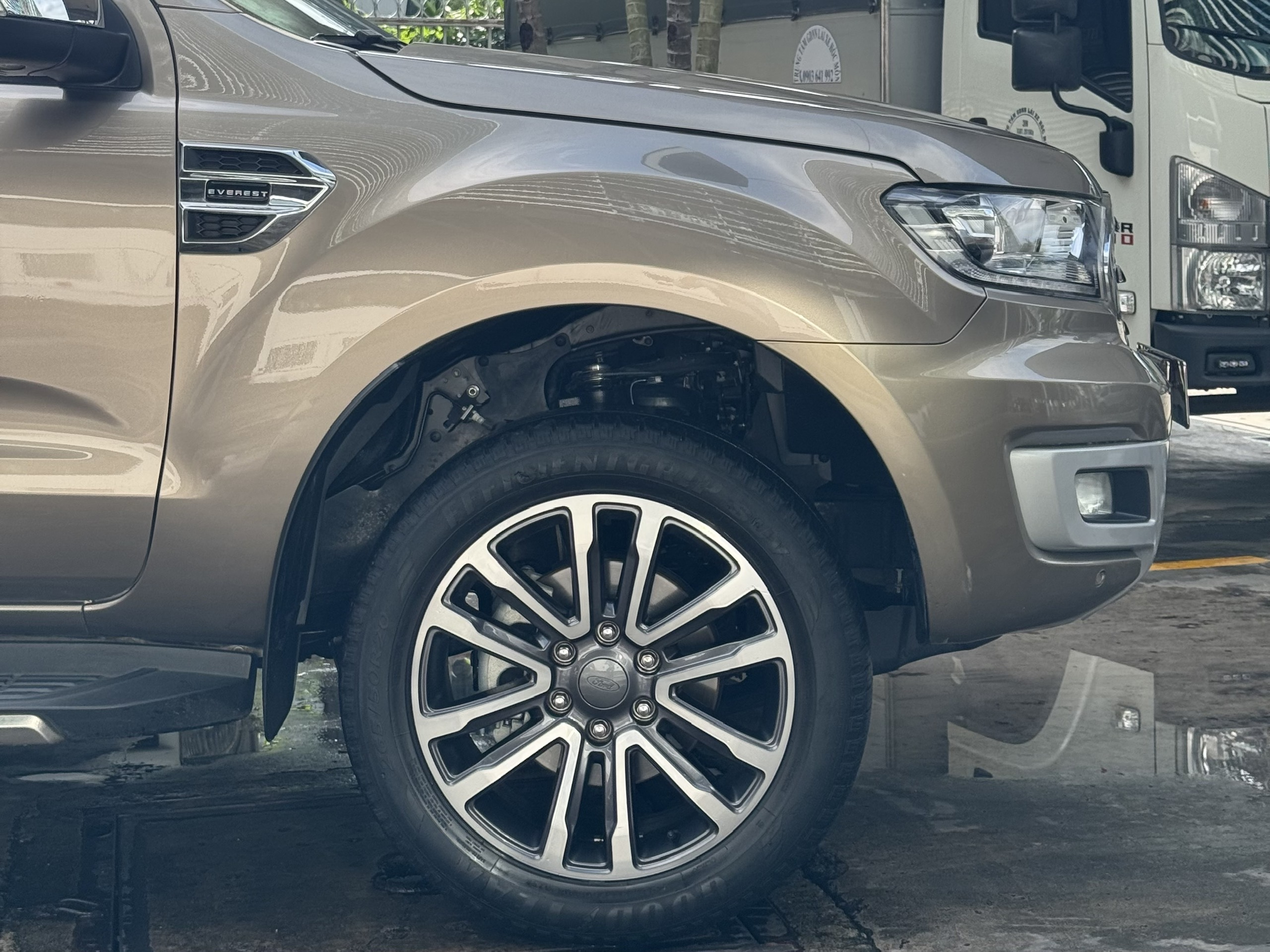Ford Everest Titanium 4x2 2019 GHI VÀNG 64.000 KM - Ảnh 6